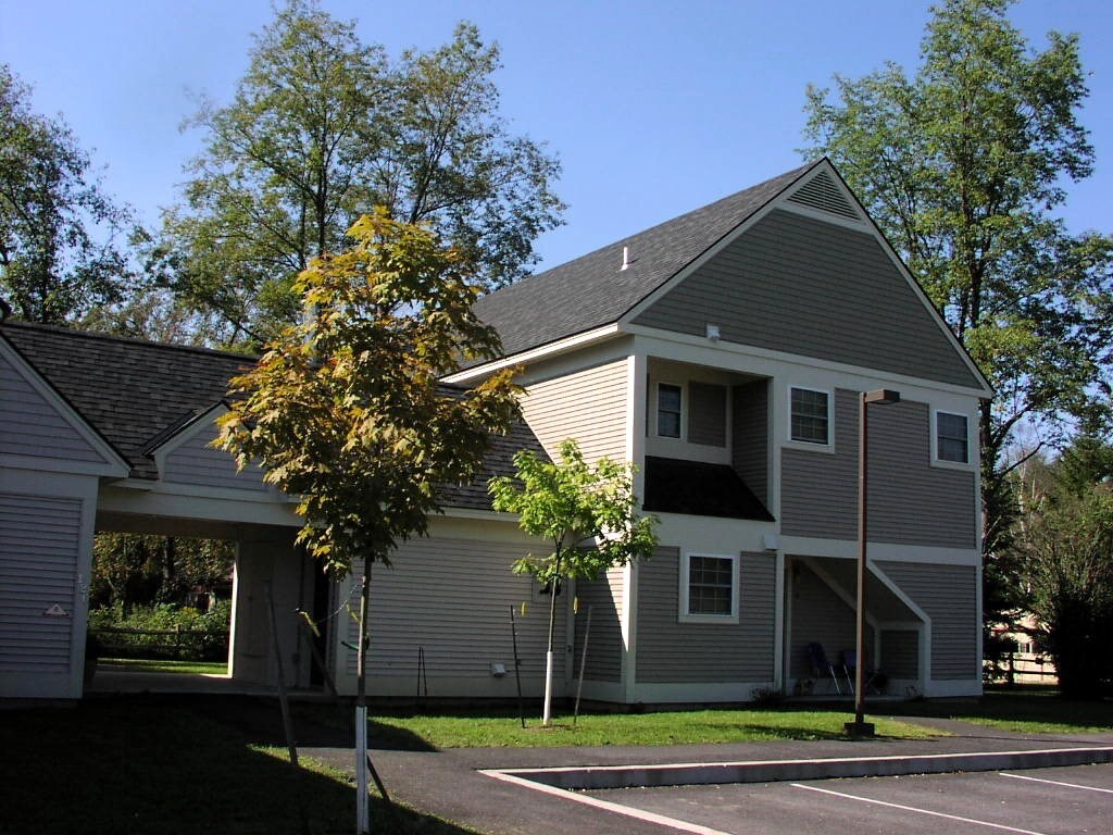 Manchester Commons - Manchester Commons Apartments