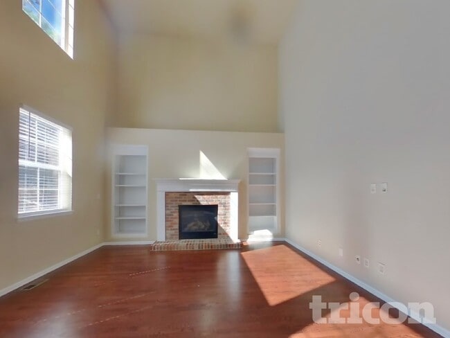 17038 Knollside Ave