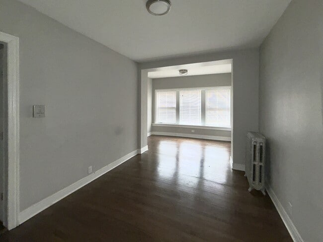 Photo - 3355 W Sunnyside Ave Unit 1