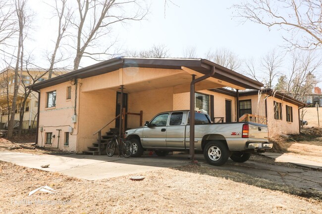 Photo - Beautiful 5 Bedroom House with Tons of Ame...