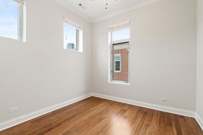 Photo - 1079 W Monroe St Unit 33-201