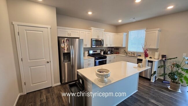 Photo - 1712 Moran Ave