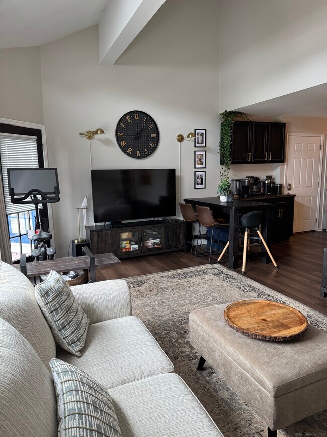 Photo - 31 High St Unidad APT 2-2B