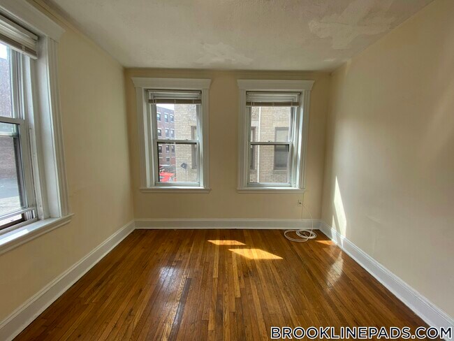 Photo - 360 Riverway Unit 12