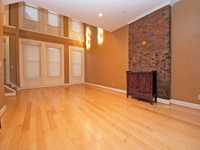 Photo - 1922 E Carson St