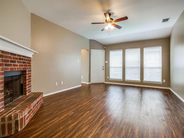 Photo - 129 Lipan St