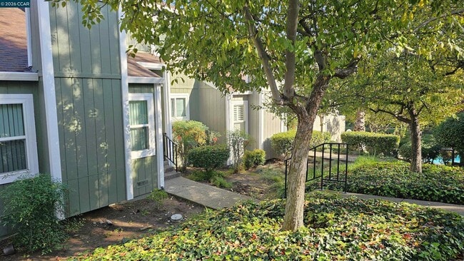 Photo - 347 Scottsdale Rd