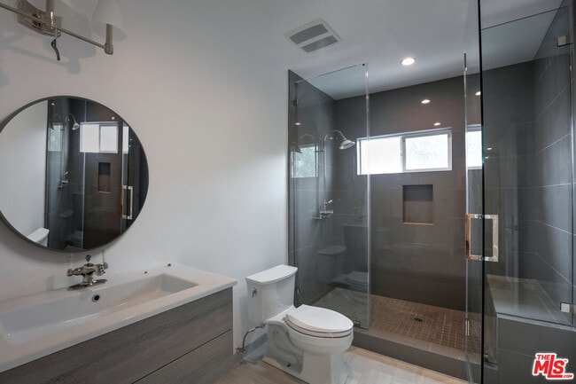 Photo - 1105 Alta Loma Rd Unit 2