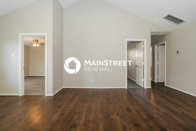 Photo - 4 Bedroom Pet-Friendly Home in Magnolia, TX with Main Street Renewal