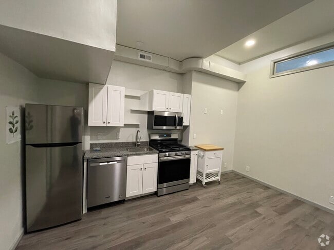 Building Photo - 1013 St Paul St Unit 1F Rental