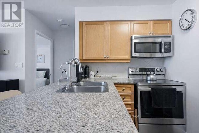 Photo - 335 Rathburn Rd W Unit 1717