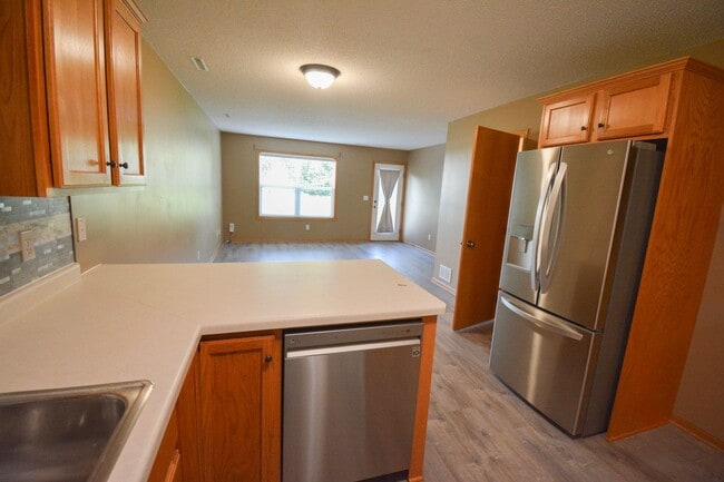 Photo - Cozy 2 Bed, 1.5 Bath Townhome in Stewartville, MN