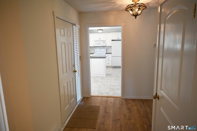 Photo - 922 Heritage Vlg Unit B