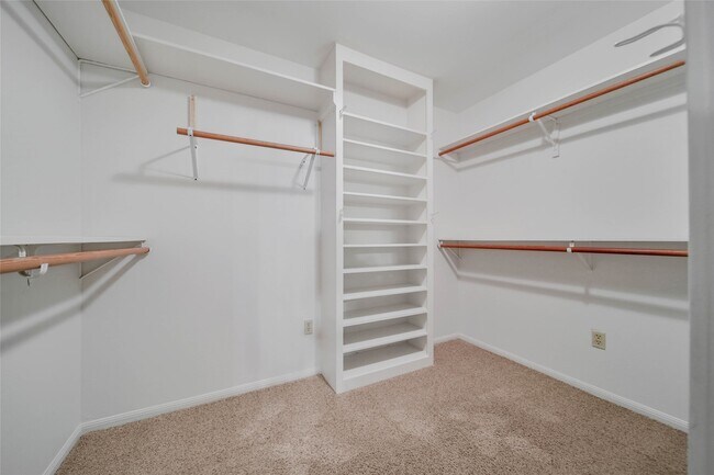 Photo - 1067 Lehman St
