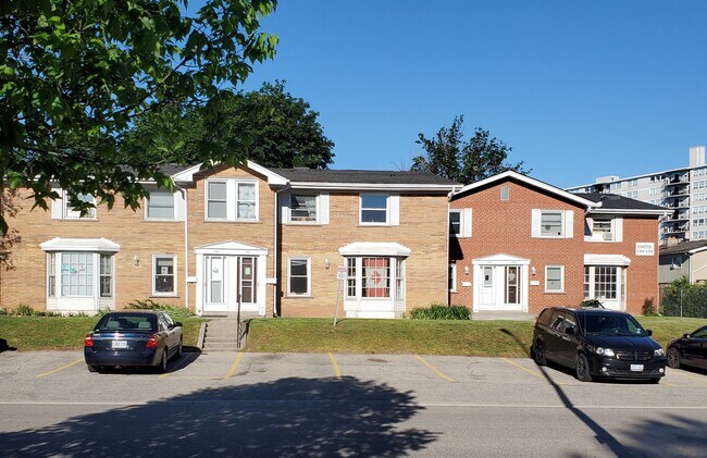 Photo - 2 BEDROOM-3 LEVEL TOWNHOME ON ARBOUR GLEN ...