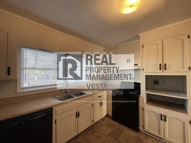 Photo - 7162 Everett Dr