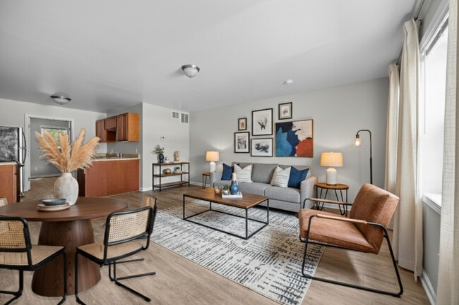 Photo - Azalea Gardens Apartments