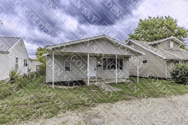 Building Photo - 2908 S Monroe St