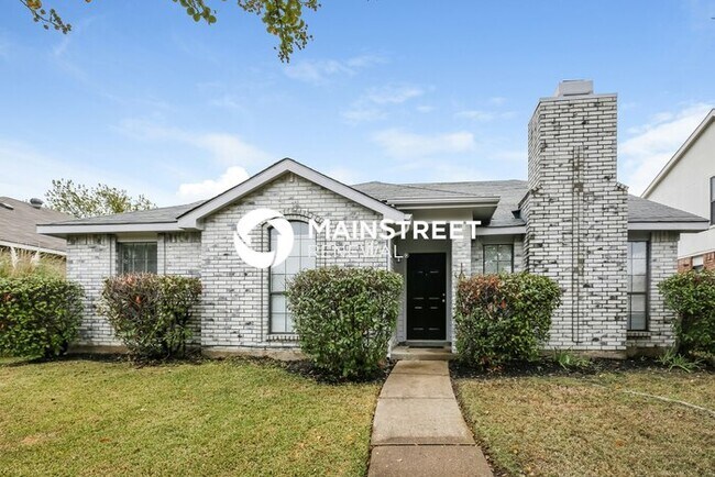 Building Photo - 3 Bedroom Pet-Friendly Home in Dallas, TX with Main Street Renewal