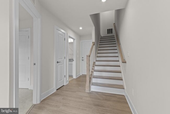 Photo - 8875 Curie St