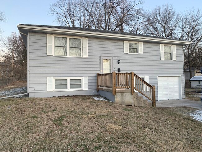 Photo - 9715 Donnelly Ave