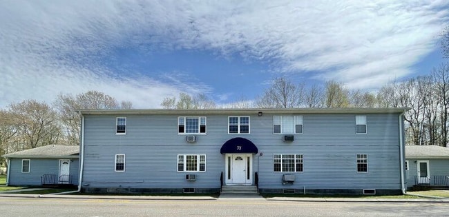 Building Photo - 73 Horse Pond Rd Unit 73 Horse Pond Road,  H