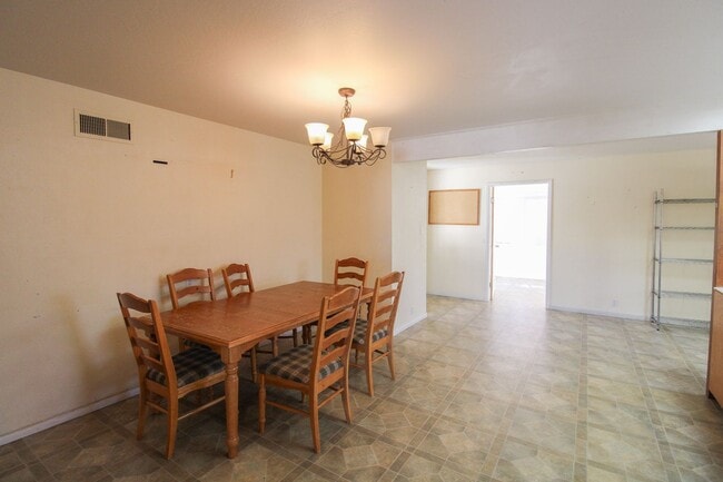 Photo - 4 Bedroom House with Large Backyard Near Cal Poly