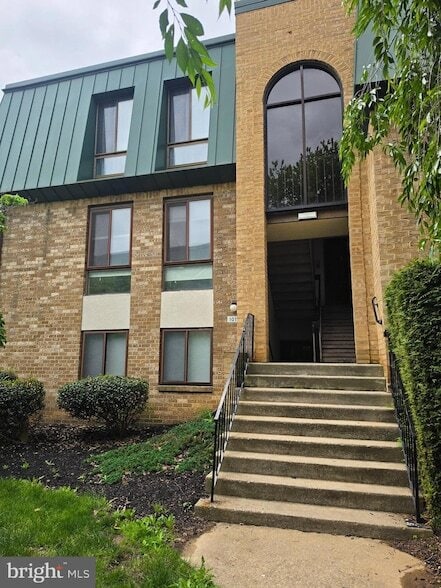 Building Photo - 1012-1201 Brinker Dr Unit 201