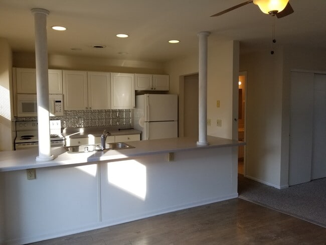 Photo - 247 W Main St Unidad Apt D