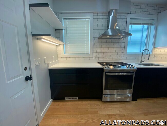 Photo - 27 Linden St Unit 1