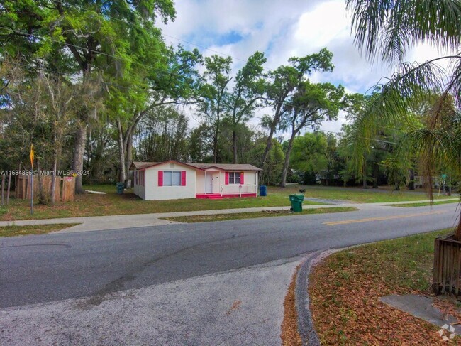 Building Photo - 1135 E Voorhis Ave Rental