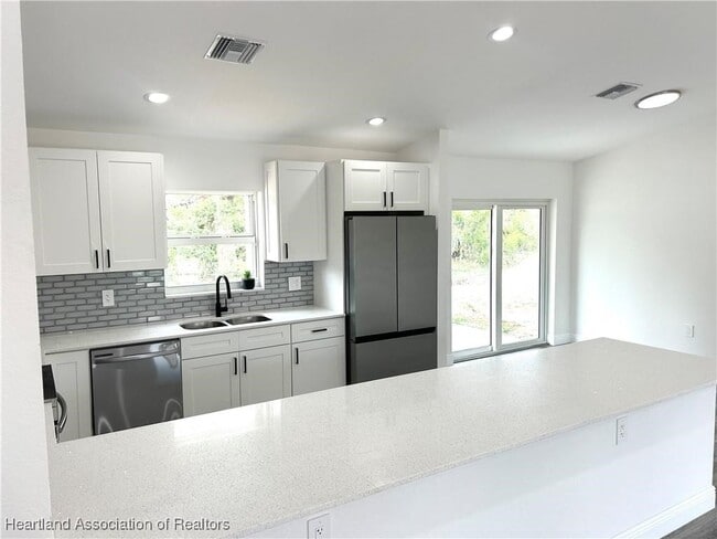 Photo - 136 Lincoln Rd NW