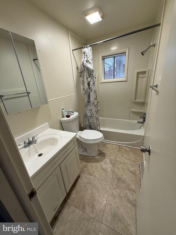 Photo - 209 Narberth Ave Unit B