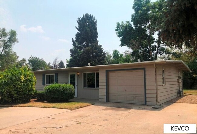 Building Photo - Ranch Style Across the Street from CSU! Rental