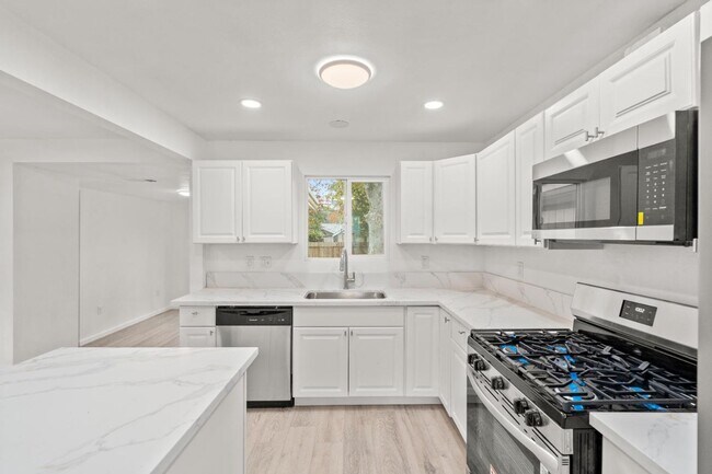 Photo - Beautifully Renovated 3-Bedroom Home in Desirable Bohemian Village