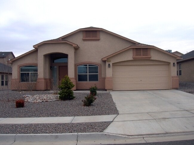 Beautiful 4 Bedroom Home in Rio Rancho - Beautiful 4 Bedroom Home in Rio Rancho