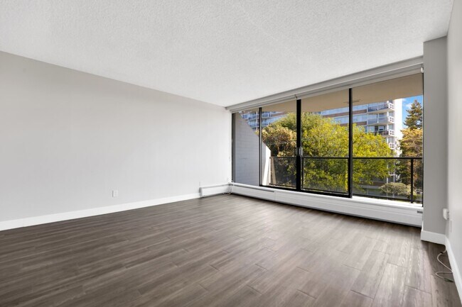 Photo - James Bay Square