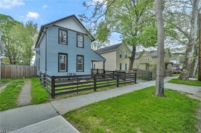 Photo - 1812 Brevier Ave