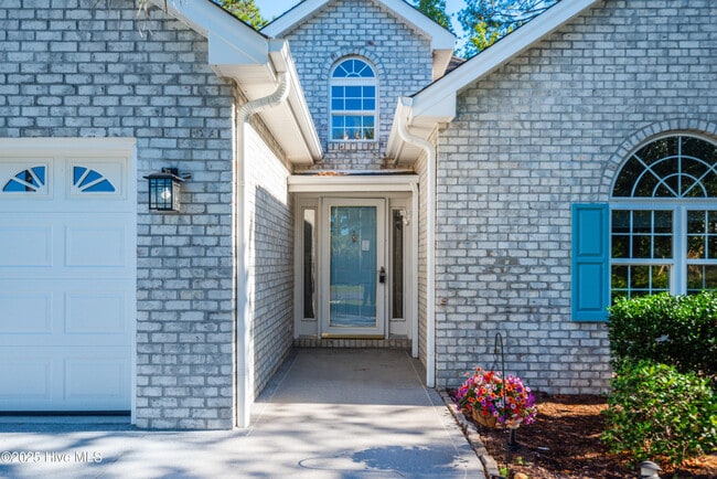 Photo - 8829 Lansdowne Dr NW