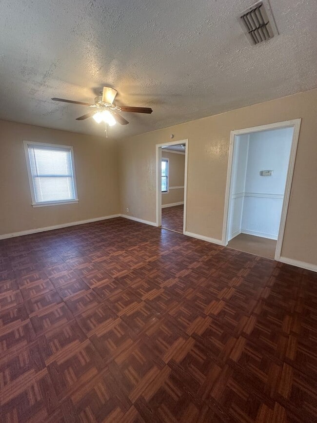 Photo - Large 3b 2b Home