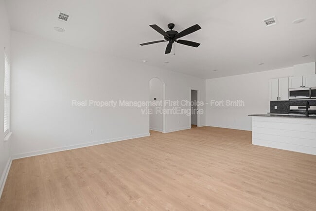 Photo - 8815 Bainbridge Ct