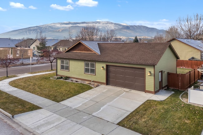 Photo - 11496 Allomont Dr