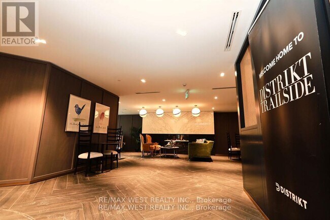 Photo - 395 Dundas St W Unit 822