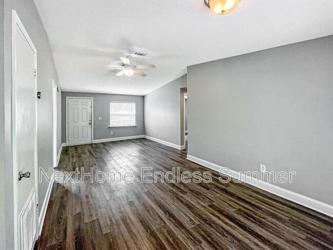 Photo - 115 Dolphin Blvd E
