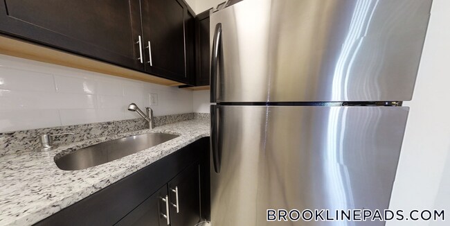 Building Photo - 175 Freeman St