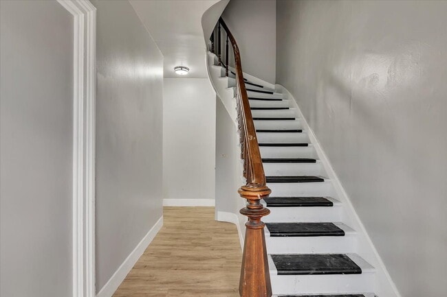 Building Photo - "Spacious 3-Bedroom Gem at 57 1/2 Saratoga... Unit 3N