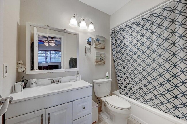 Photo - 5102 NW 36th St Unidad 604