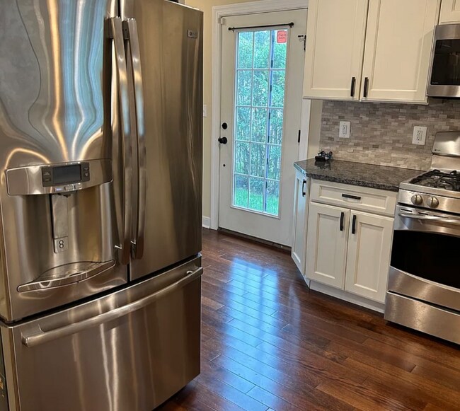 Photo - 1 Riverside Dr