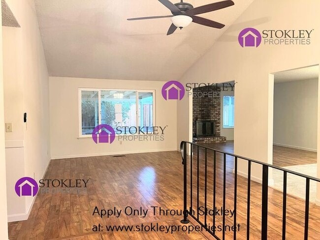 Photo - 580 Heather Pl