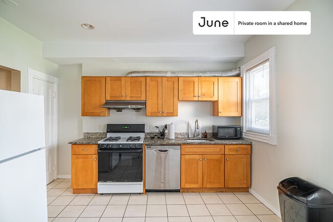 Photo - Room in Shared 6 bed/2 bath home Unidad A